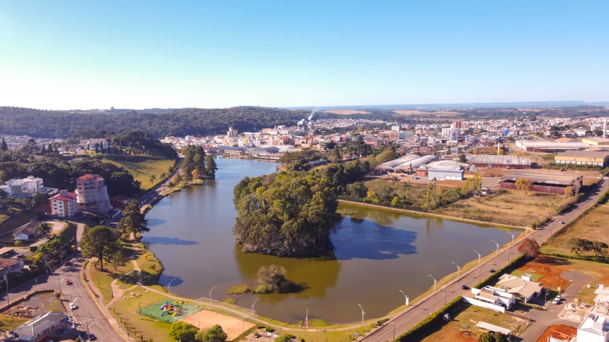 Lago das Araucárias em Fraiburgo